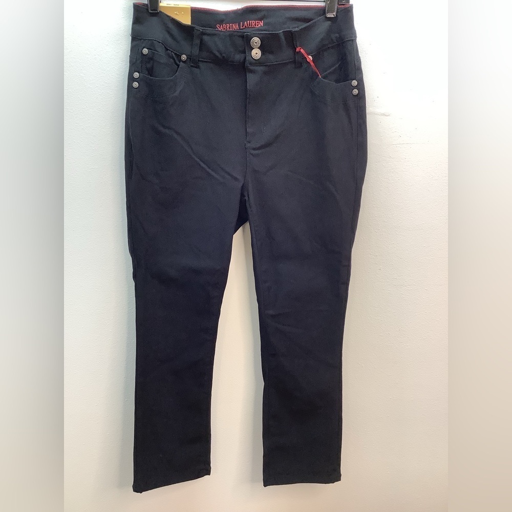 Sabrina Lauren Size 14W Black Stretch Cropped Pants. New With Tags.